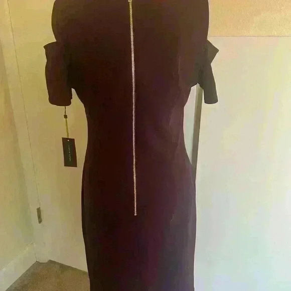 Tommy Hilfiger NWT Size 10 Beautiful Wine/Burgundy Dress - Picture 2 of 10